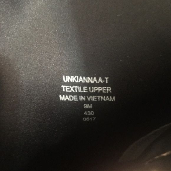 Unisa Black/Gold Lace Booties - Picture 9 of 10